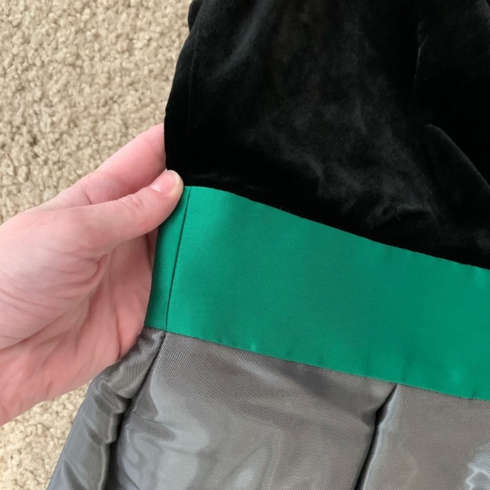 Sachin + Babi Noir Black Velvet Green V Neck Midi - Picture 3 of 5